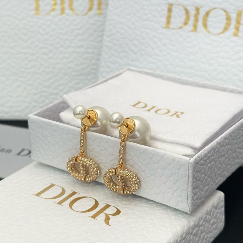 chr1st1an D10r earrings